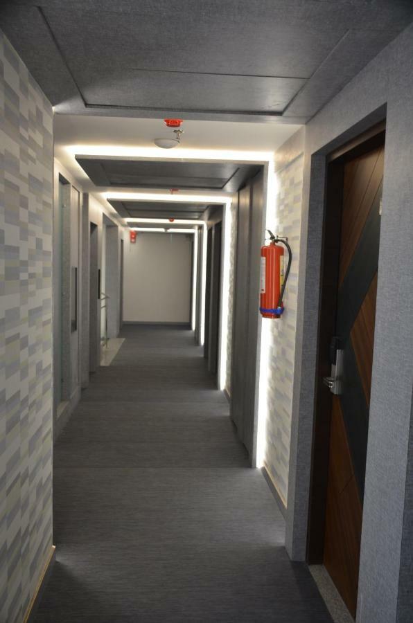 Hotel Radiance バレーリー エクステリア 写真