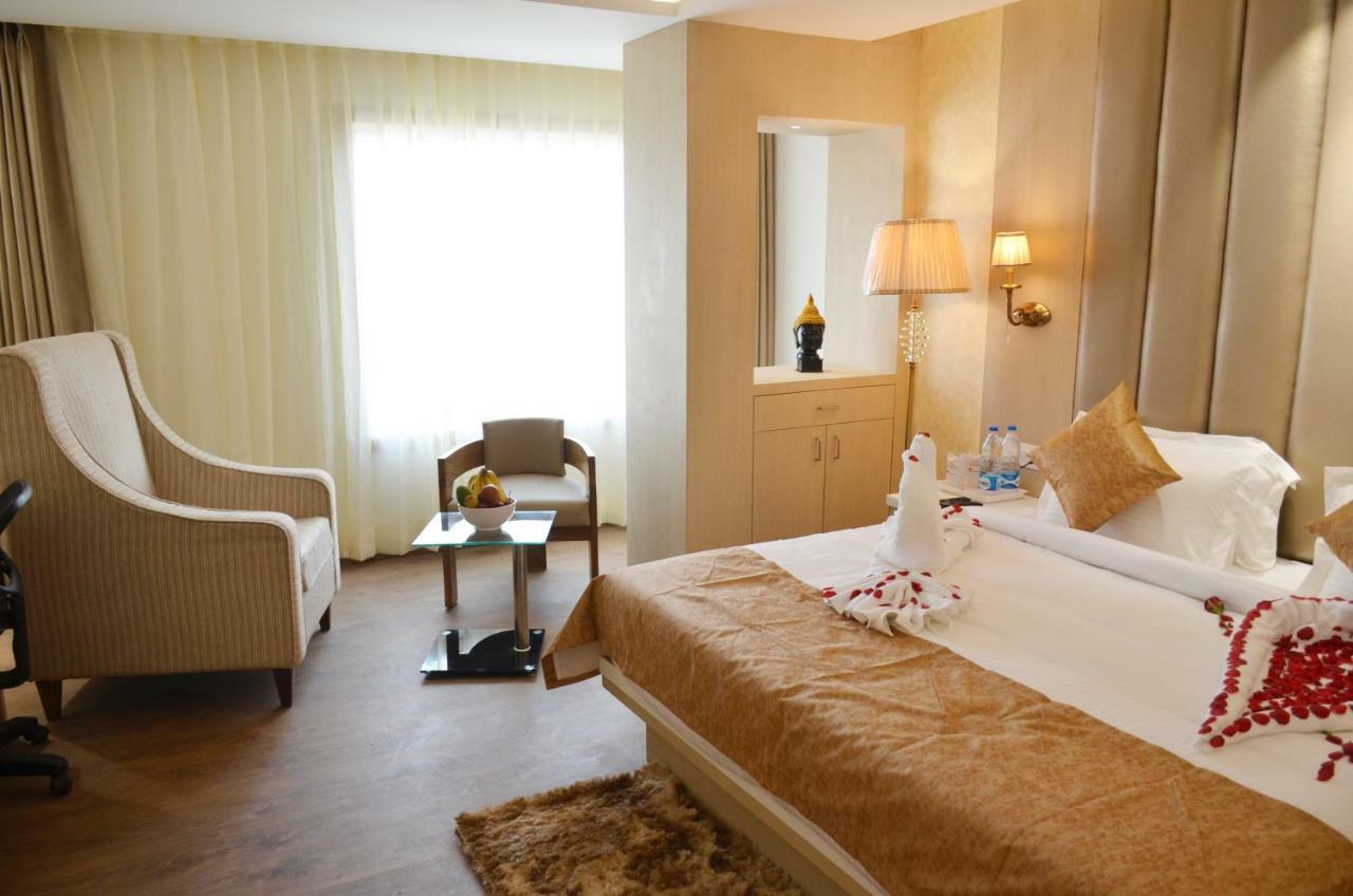 Hotel Radiance バレーリー エクステリア 写真