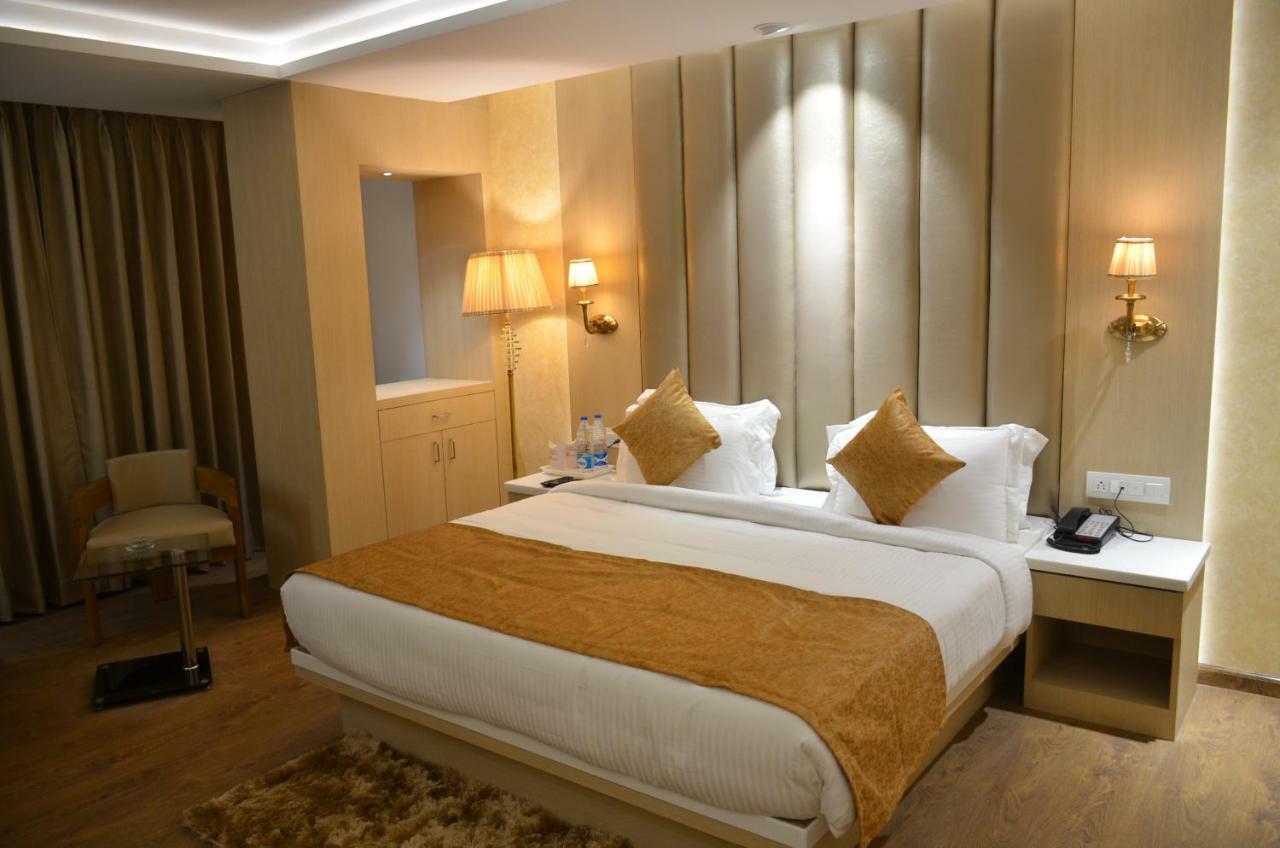 Hotel Radiance バレーリー エクステリア 写真