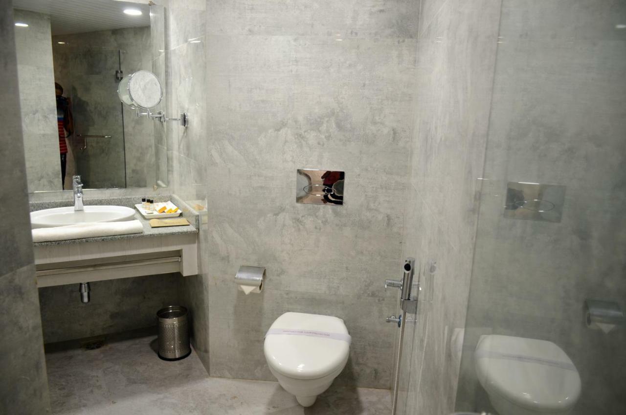 Hotel Radiance バレーリー エクステリア 写真